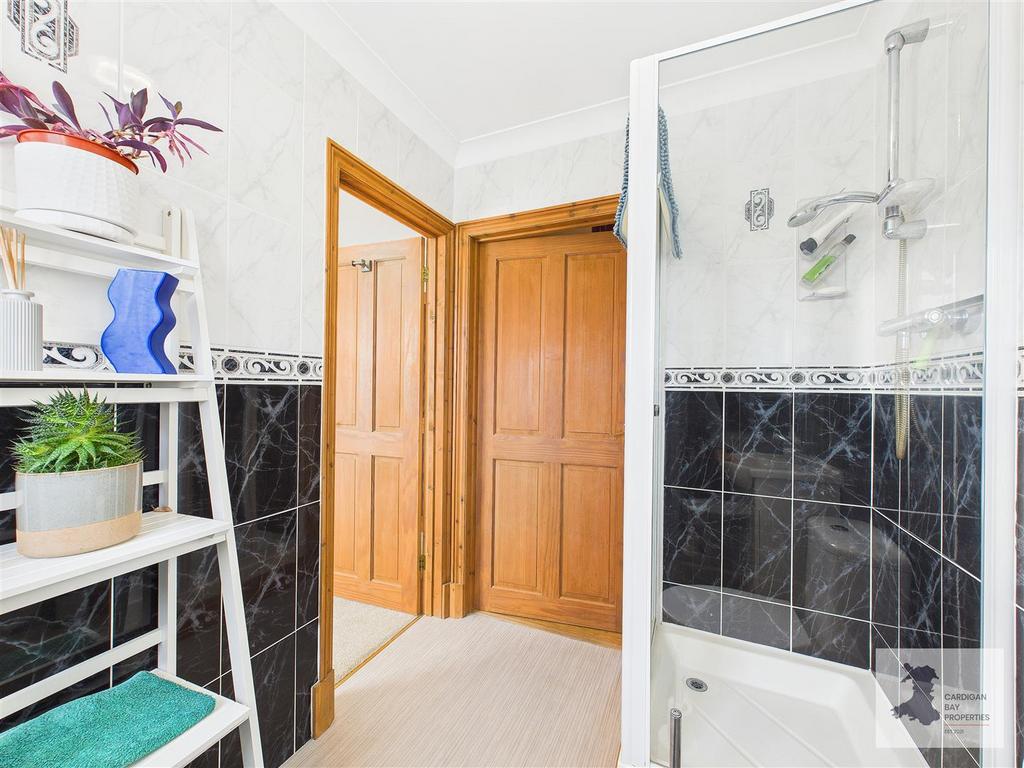 Jack & Jill bathroom