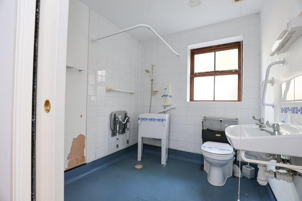 Downstairs Wet Room