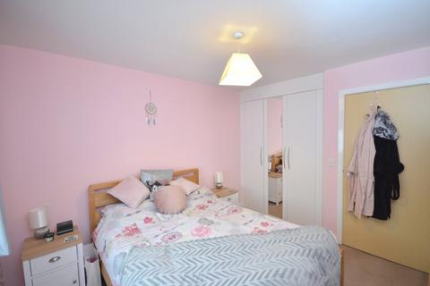 2 bedroom flat for sale, Alchester Court, Northamptonshire NN12