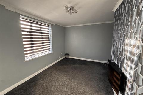 3 bedroom semi-detached house for sale, Bendbow Rise, Leicester
