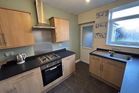3 bedroom semi-detached house for sale, Bendbow Rise, Leicester