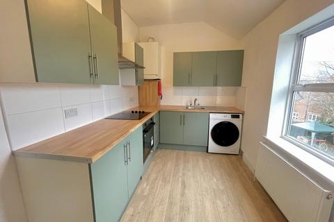 3 bedroom flat to rent, Sylvan Avenue, Wood Green