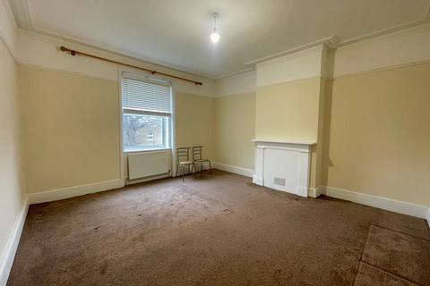 3 bedroom flat to rent, Sylvan Avenue, Wood Green