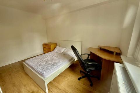 5 bedroom house share to rent, Adelaide Road, Swiss Cottage