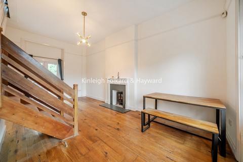 2 bedroom flat to rent, Kempshott Road, London, SW16