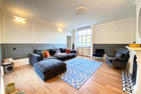 2 bedroom flat for sale, Bickley Park Road, Bromley BR1