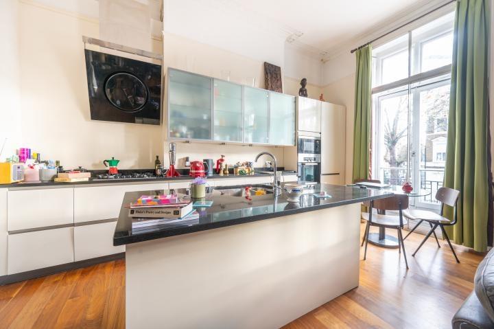 Nhgt0273124 large-6-02 jpg