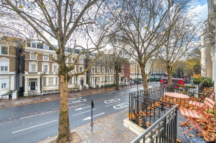 Nhgt0273124 large-8-06 jpg