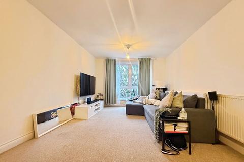 2 bedroom flat for sale, Hill Lane, Southampton SO15