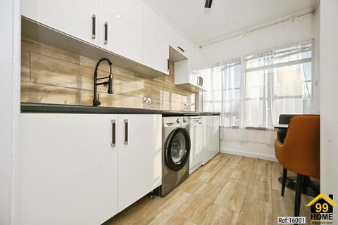 2 bedroom flat for sale, Shenley rd, Borehamwood, Herts, WD6