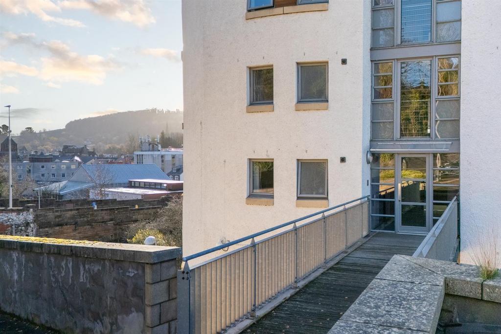 14 7 laidlaw court galashiels-02.jpg
