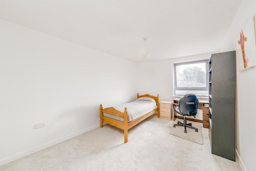 14 7 laidlaw court galashiels-10.jpg