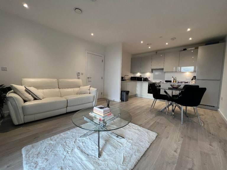 2 bed flat to rent Silley Weir Promenade, Gallion