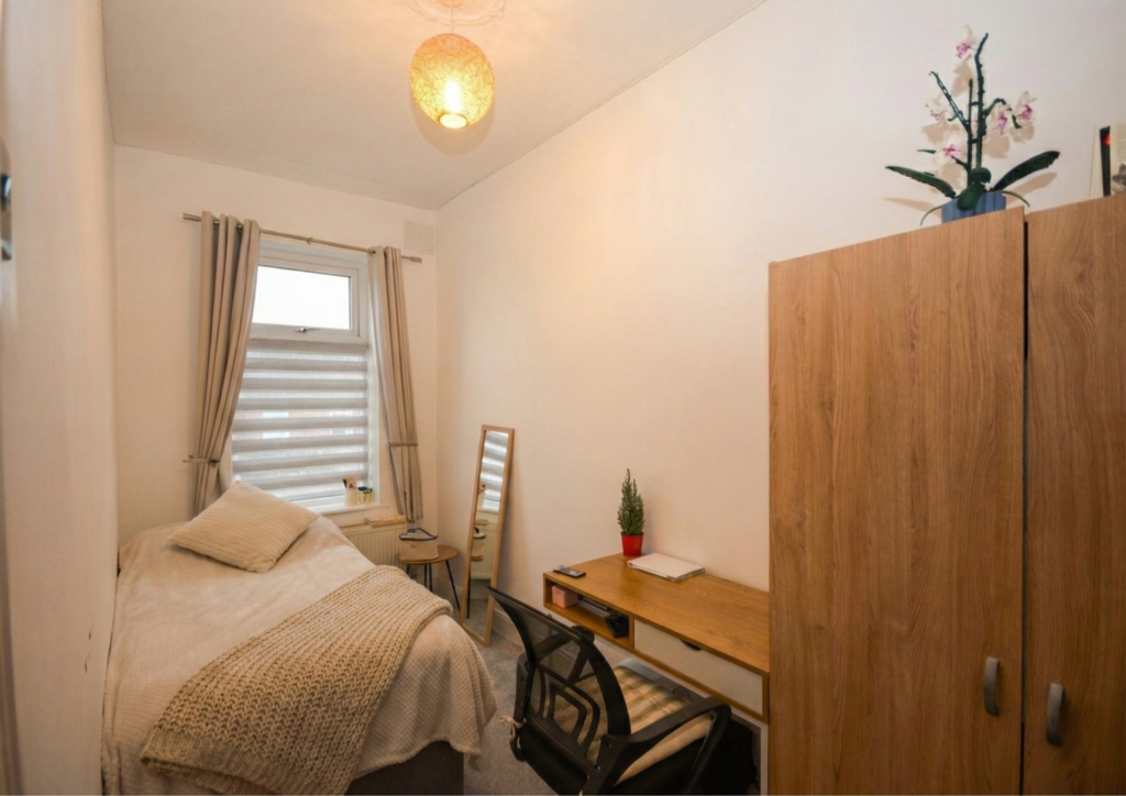 Second bedroom