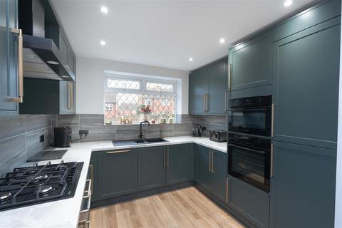 undefined, Manor Close, Leeds LS26