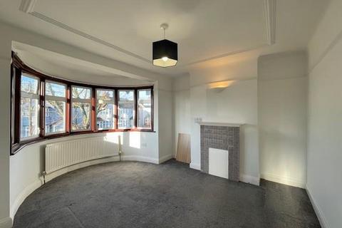 4 bedroom semi-detached house to rent, Kingshill Drive,  Harrow,  HA3