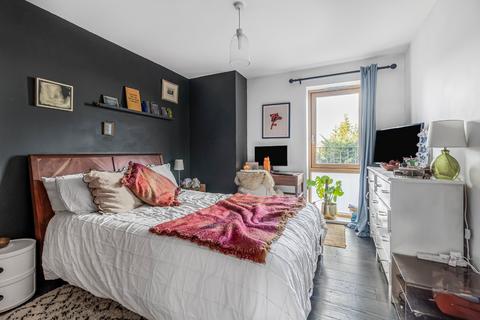 3 bedroom flat for sale, New Clocktower Place, London, N7
