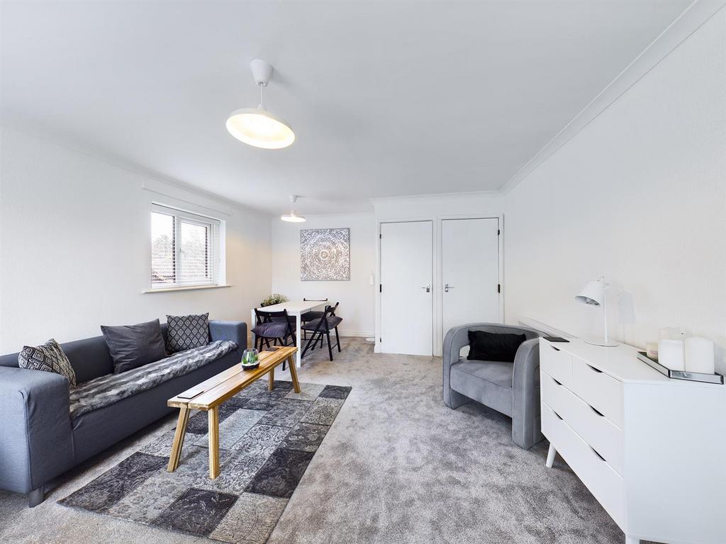 CAM00214 P1-PR0057-STILL03.jpg