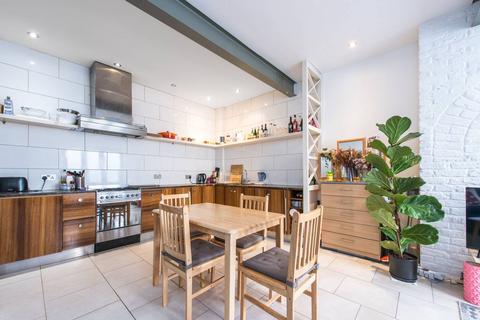 3 bedroom house for sale, Victoria Mews, Brondesbury, London, NW6