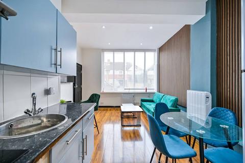 1 bedroom flat to rent, Whitton Dene, Twickenham, Isleworth, TW7