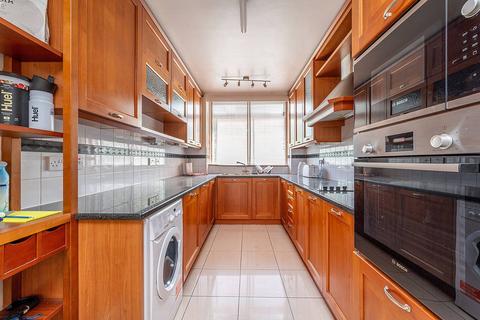 3 bedroom flat for sale, Grove End Road, St John's Wood, London, NW8