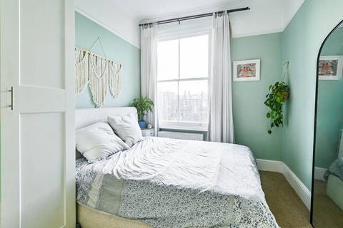 2 bedroom flat for sale, Caversham Road, Kentish Town, London, NW5