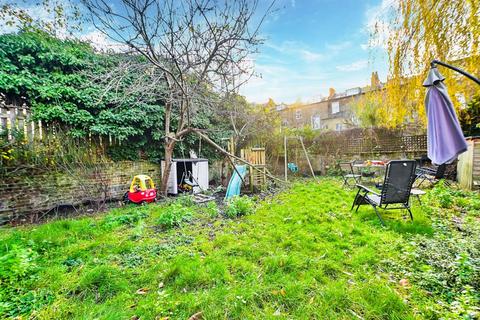 2 bedroom flat for sale, Caversham Road, Kentish Town, London, NW5