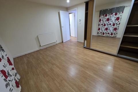 undefined, High Street Sutton, SM1 1NR, London SM1