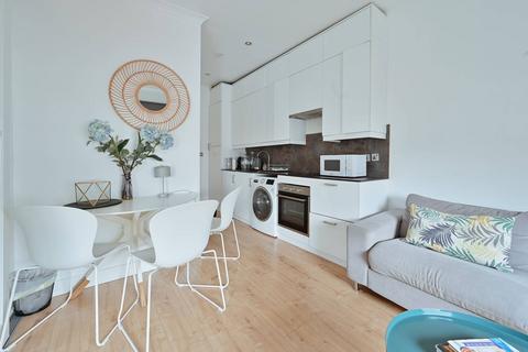 1 bedroom flat for sale, Salusbury Road, Queen's Park, London, NW6