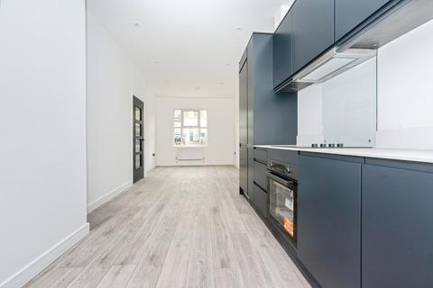 3 bedroom maisonette for sale, Knowles Hill Crescent, London SE13