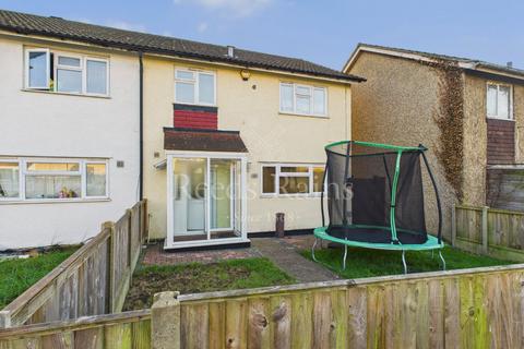 3 bedroom end of terrace house to rent, Sheldwich Close, Kent TN23