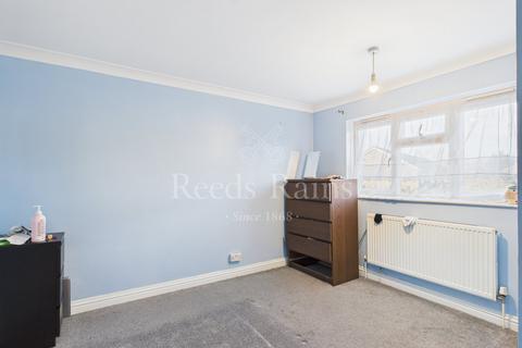 3 bedroom end of terrace house to rent, Sheldwich Close, Kent TN23