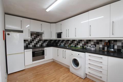 undefined, A Room in Bradwell Common Boulevard, Bradwell Common