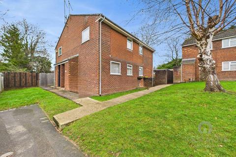 1 bedroom terraced house for sale, Meadow Gardens, Buckinghamshire MK18
