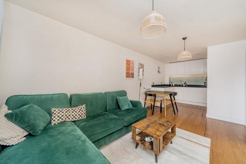 1 bedroom flat for sale, Windmill Lane, London, E15