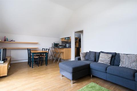 2 bedroom flat to rent, Greencroft Gardens. South Hampstead NW6