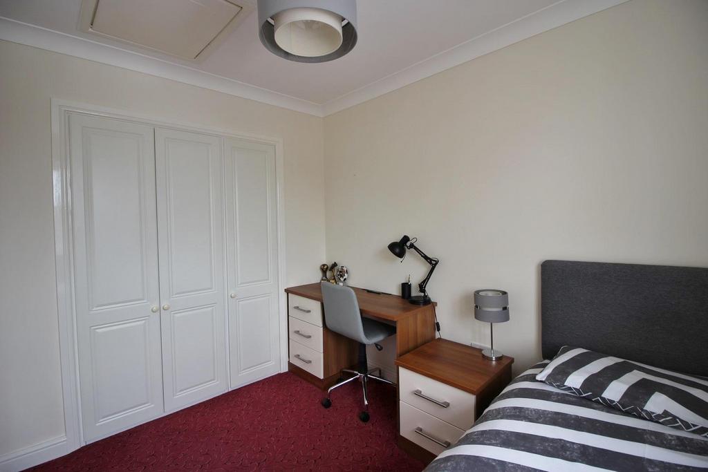 16 - Bedroom 2.jpg