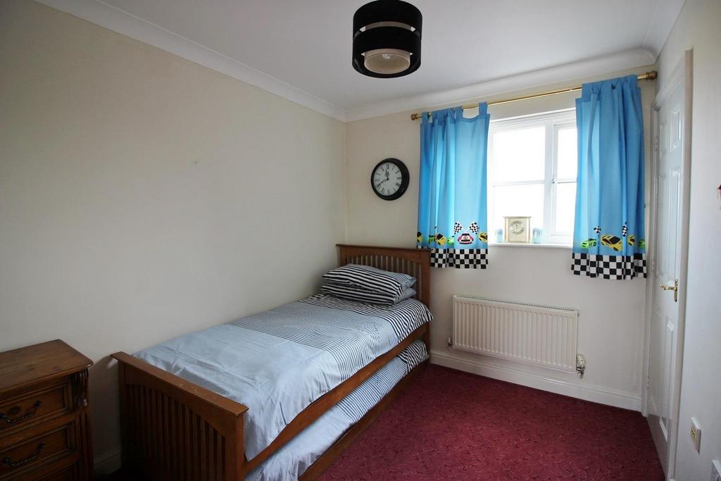 18 - Bedroom 3.jpg