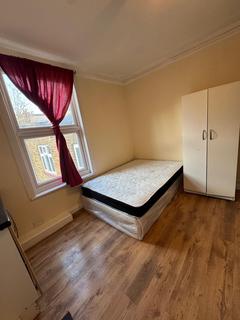 Studio to rent, 80 Endwell Road, Brockley, SE4