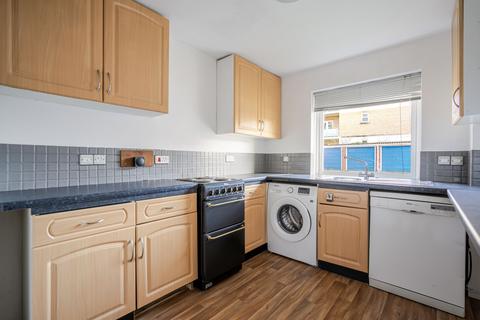 2 bedroom flat for sale, Lawrence Court, Windsor