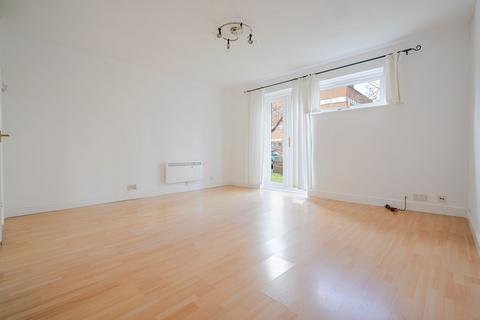 2 bedroom flat for sale, Lawrence Court, Windsor