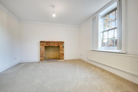 undefined, High Street, East Grinstead, RH19
