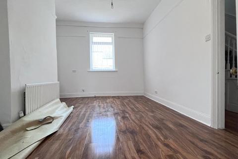 3 bedroom terraced house to rent, Dilston Road, Newcastle upon Tyne NE4
