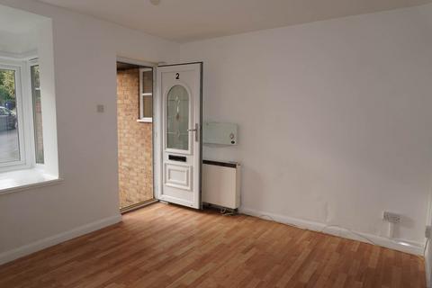 2 bedroom apartment to rent, Corris Green, London