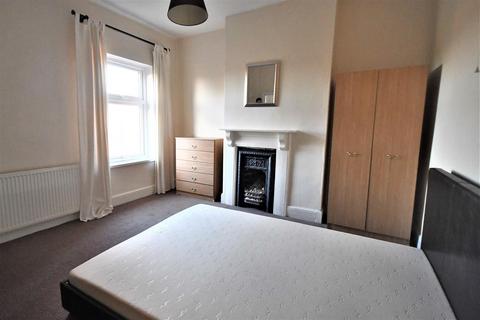 3 bedroom terraced house to rent, Cecil Street, Walsall WS4