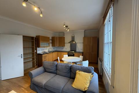 3 bedroom flat to rent, London, SW12