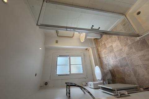 3 bedroom flat to rent, London, SW12