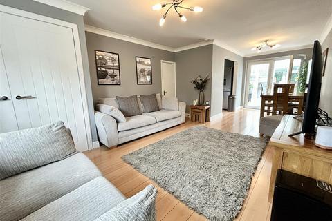 3 bedroom semi-detached house for sale, Ebor Mount, Kippax, Leeds