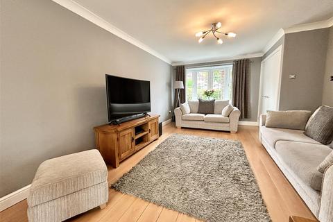 3 bedroom semi-detached house for sale, Ebor Mount, Kippax, Leeds