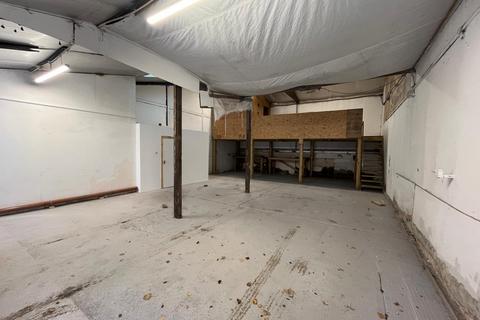Industrial unit to rent - Dunmow